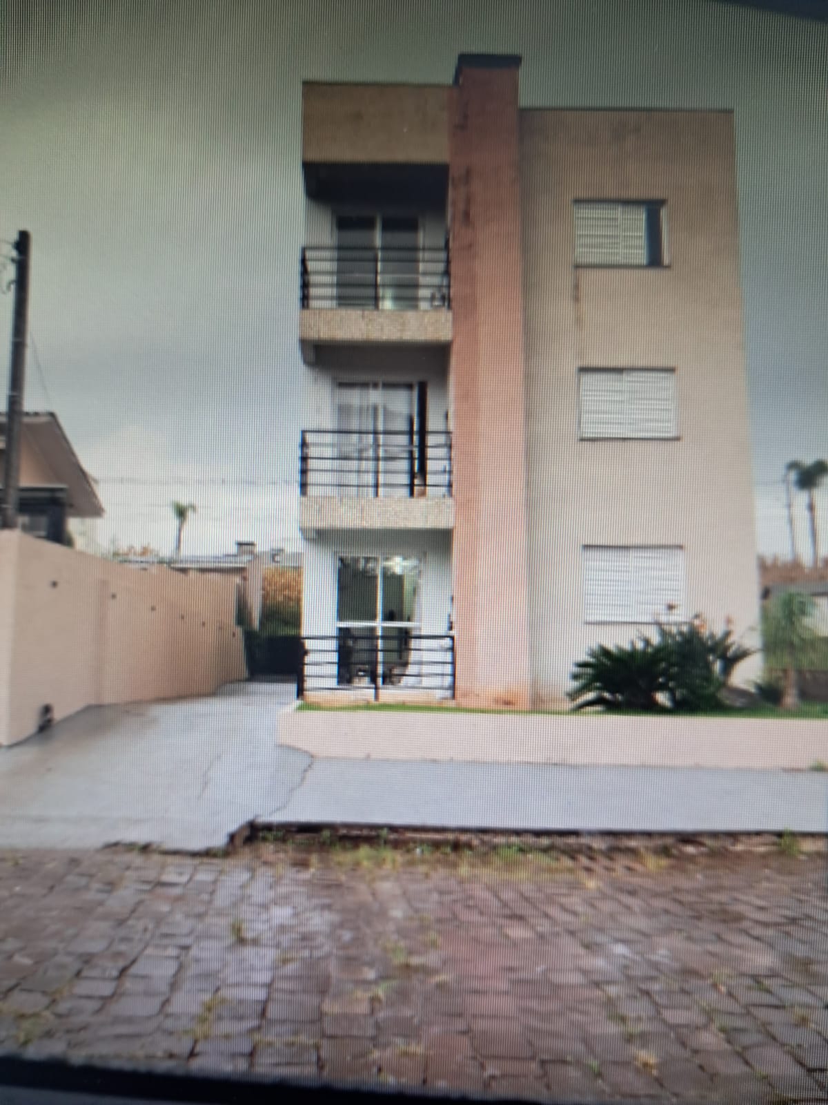 Apartamento com 02 dormitórios em Marau