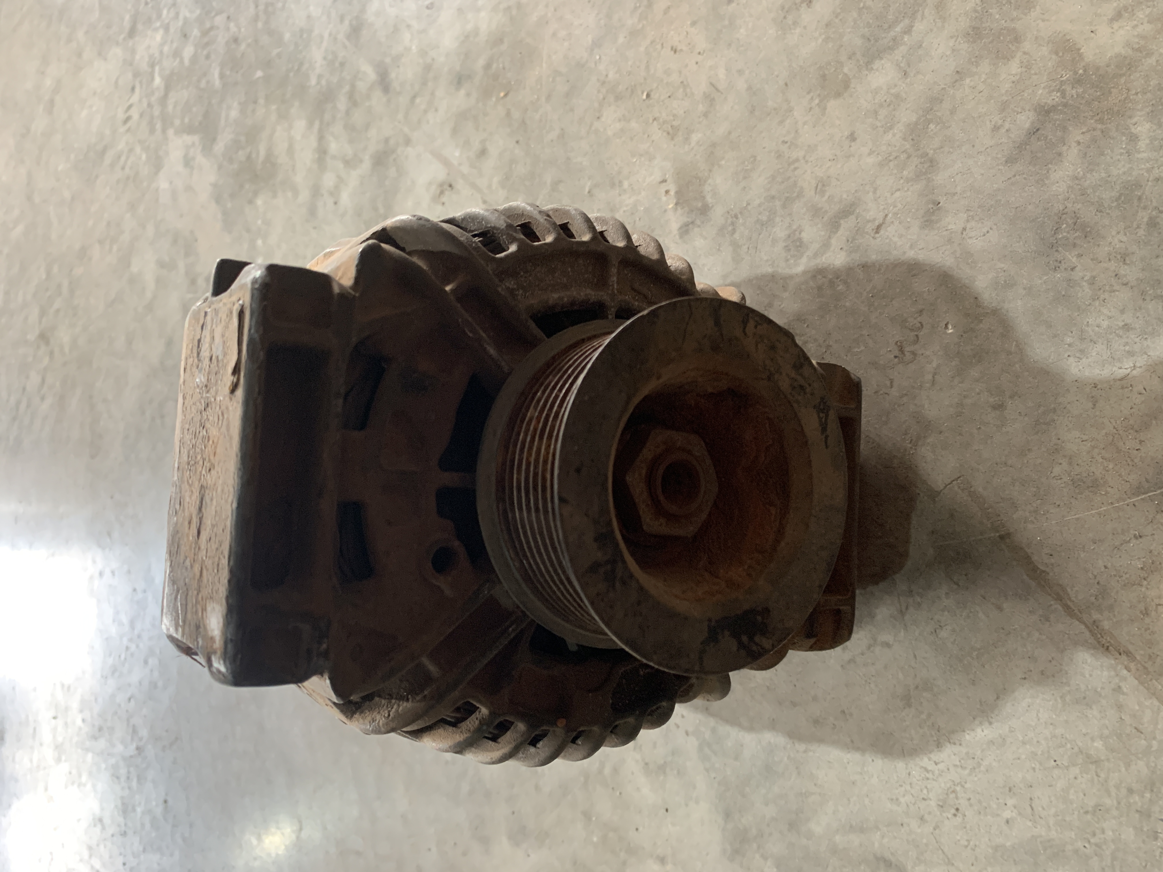 Alternador Scania P320 8x2 2