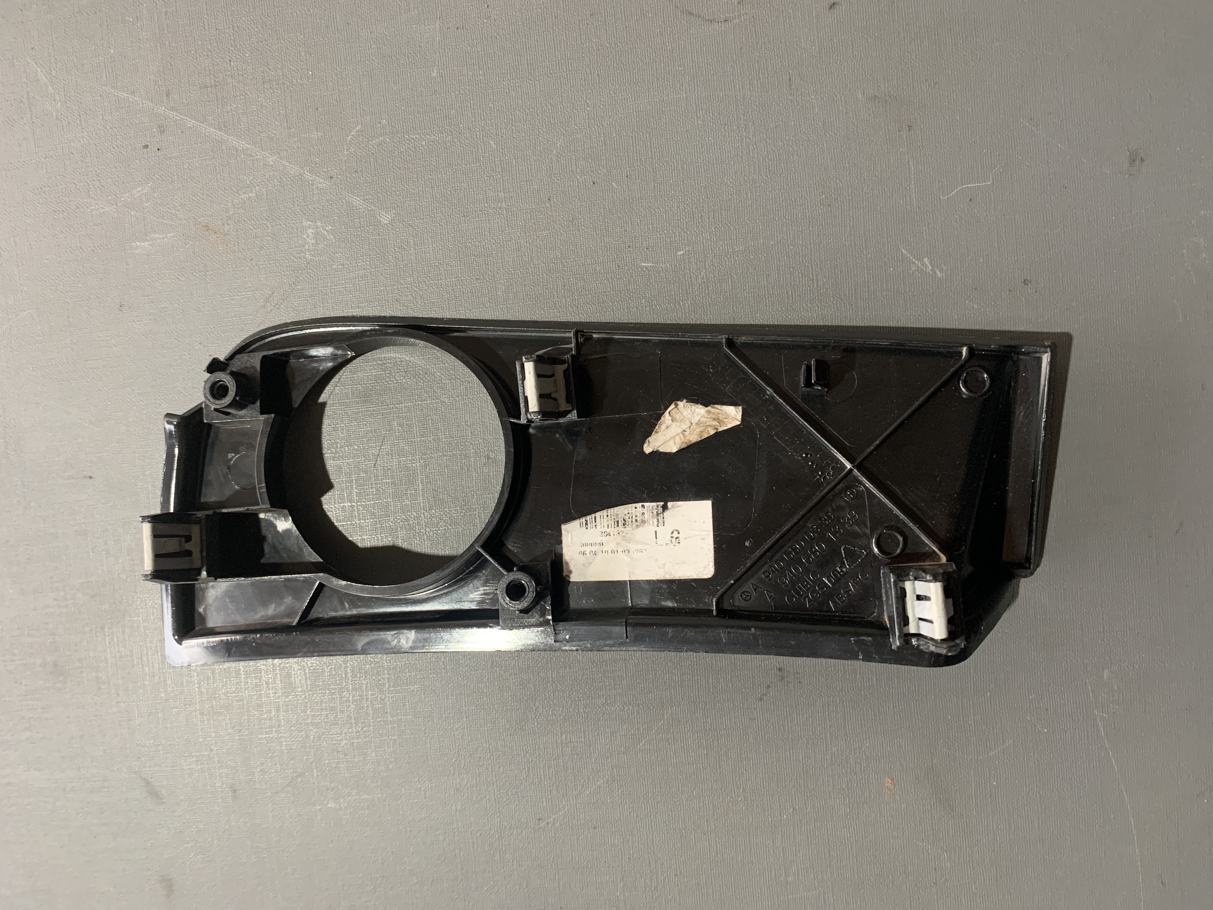Moldura Botão Farol MB Atego/Actros Original 2
