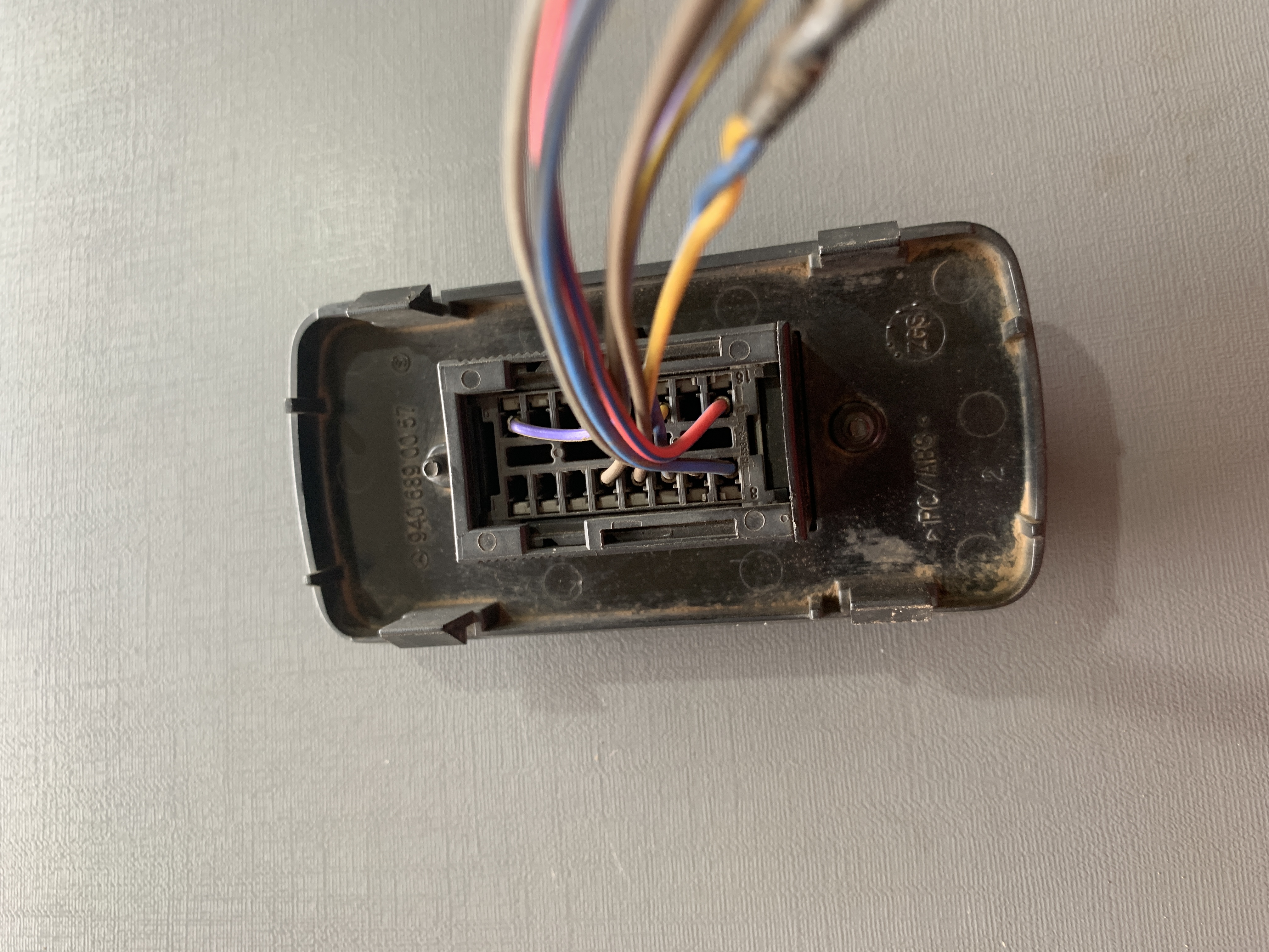 Suporte Tomada OBD Mercedes Benz 2